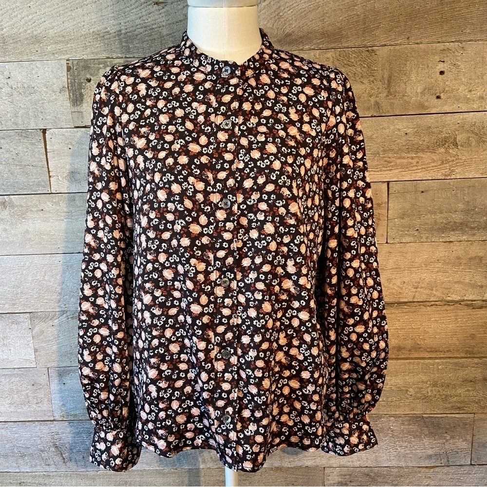 EUC Levi's Shirt - Button Up Collared Lightweight Floral Blouse In Size Medium